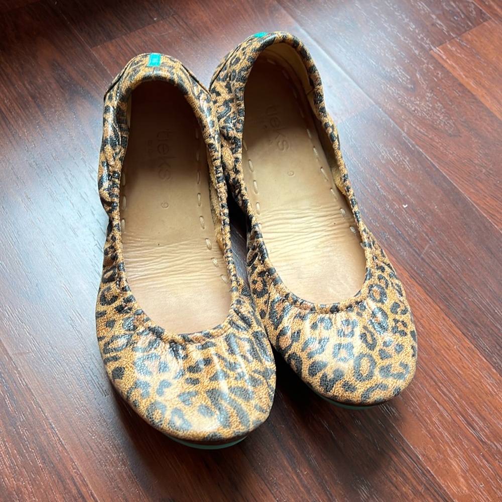 Leopard Print size 9 Tieks